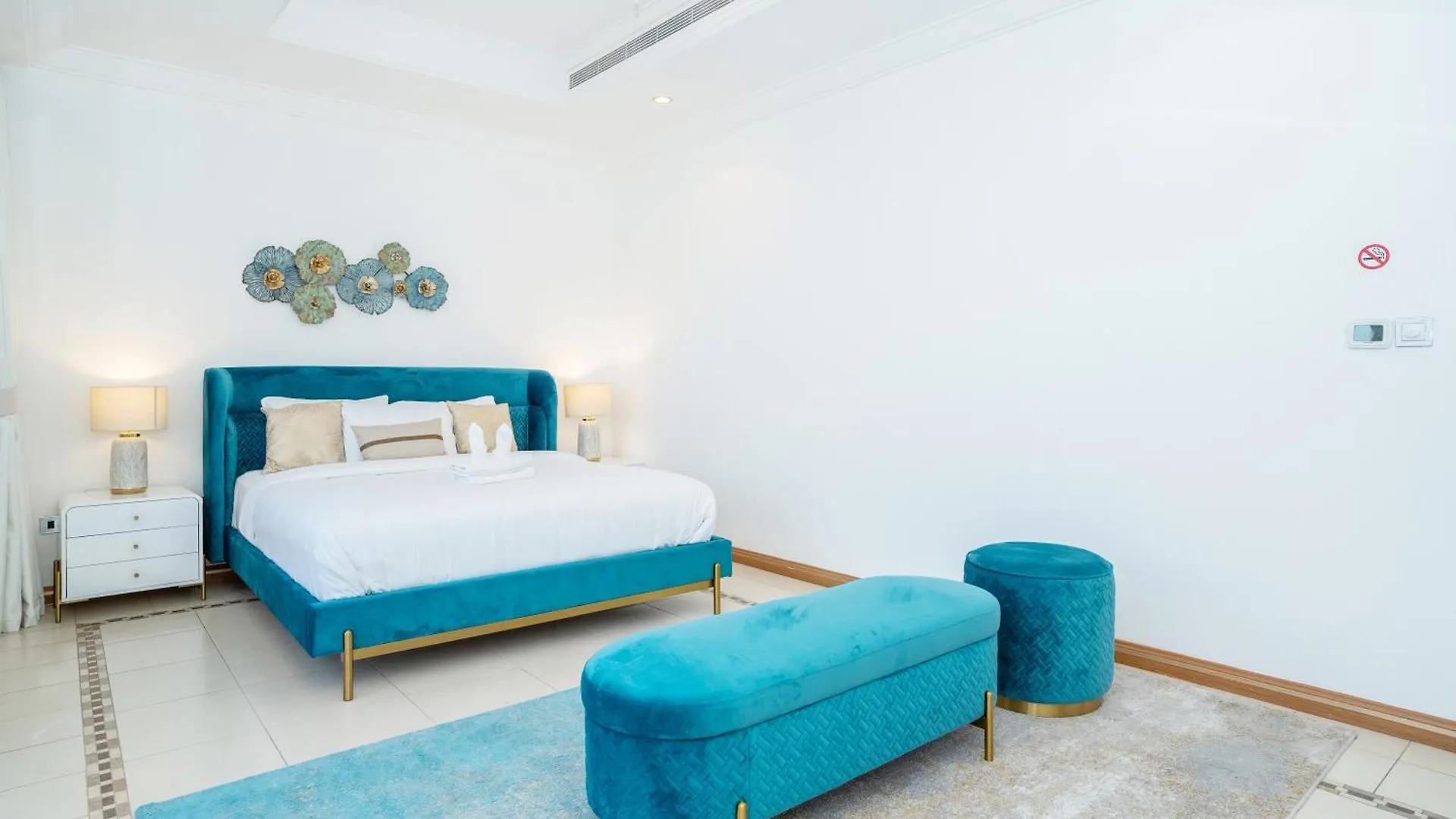 Palm Jumeirah K-Frond Villa With Private Beach Access & Pool Dubai