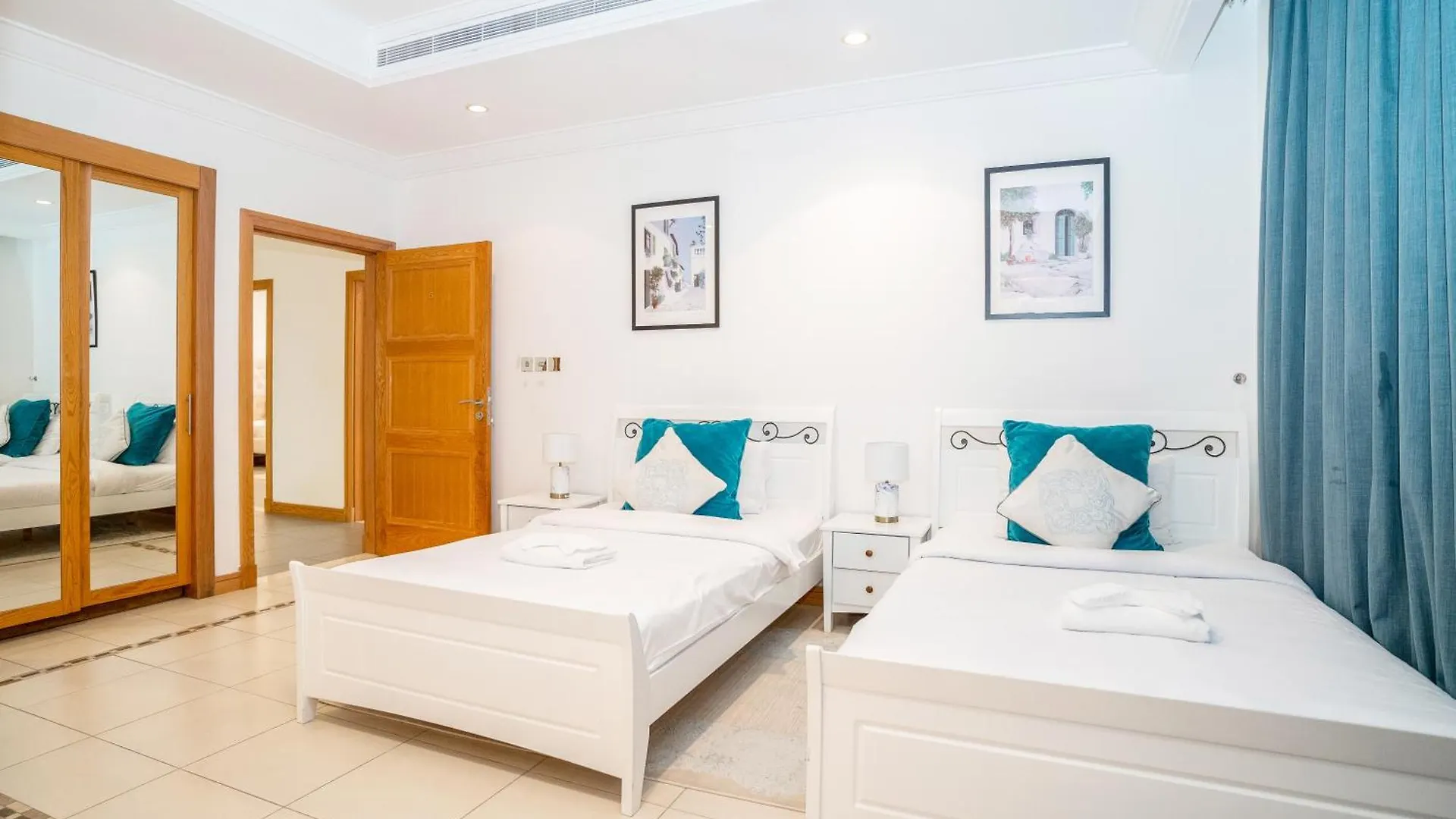 Palm Jumeirah K-Frond Villa With Private Beach Access & Pool Dubai