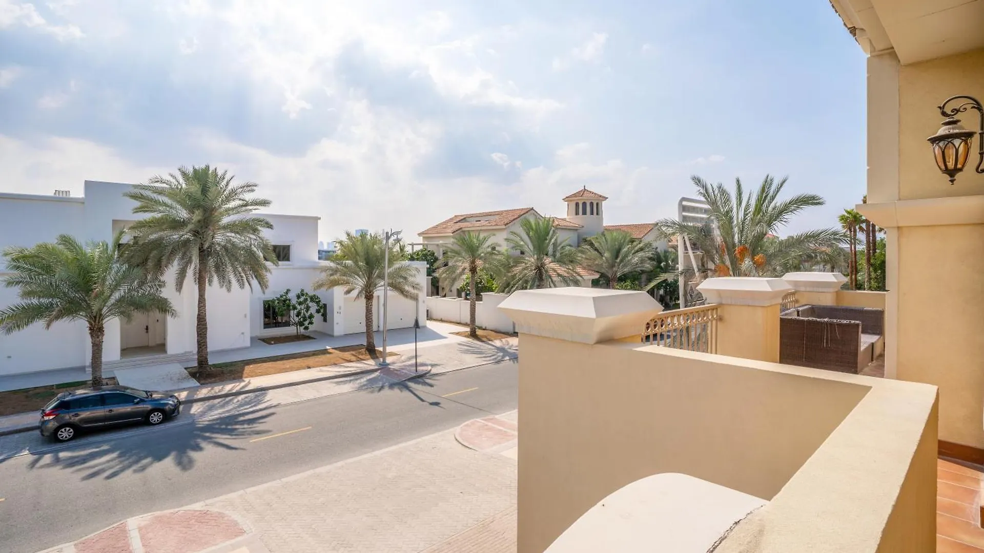 Palm Jumeirah K-Frond Villa With Private Beach Access & Pool Dubai