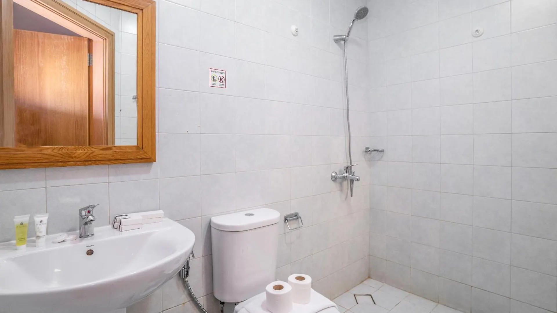 Palm Jumeirah K-Frond Villa With Private Beach Access & Pool Dubai
