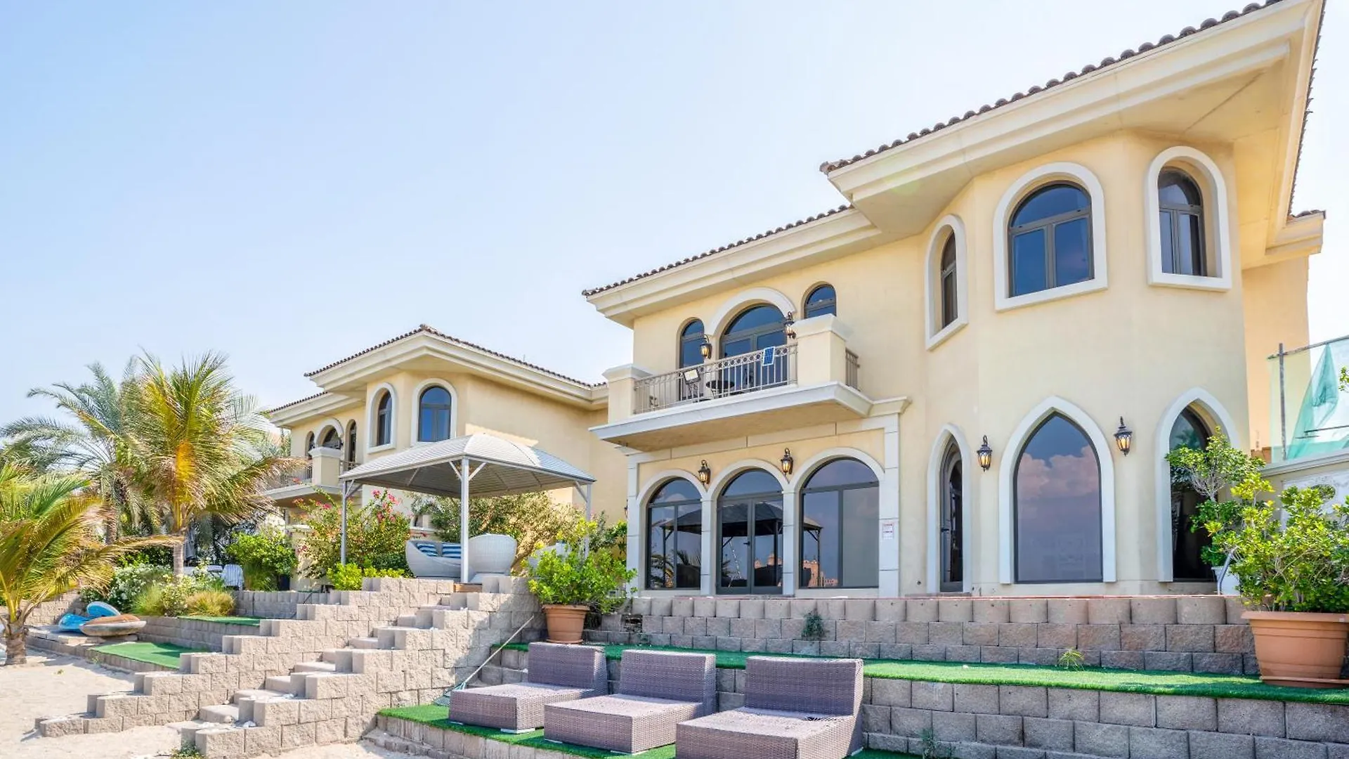 Palm Jumeirah K-Frond Villa With Private Beach Access & Pool Dubai