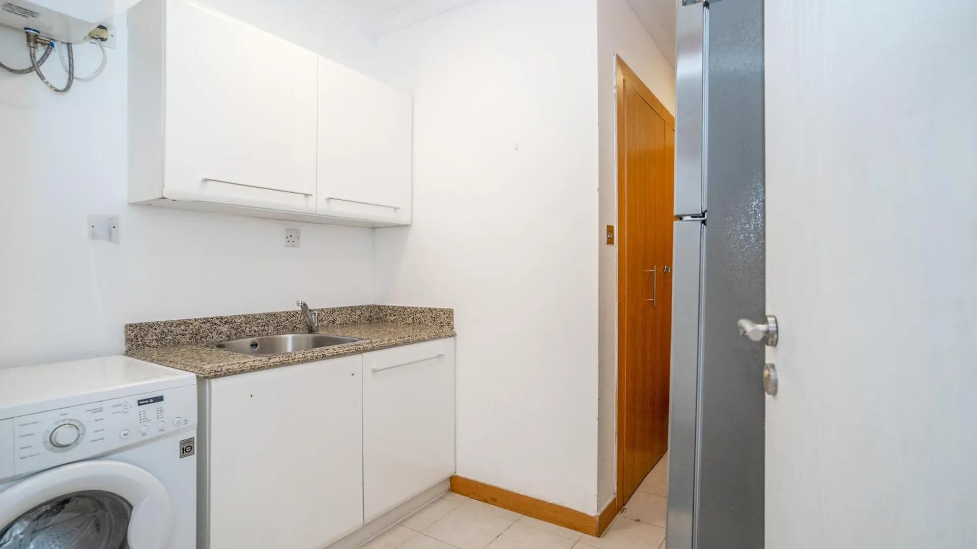 Palm Jumeirah K-Frond Villa With Private Beach Access & Pool Dubai