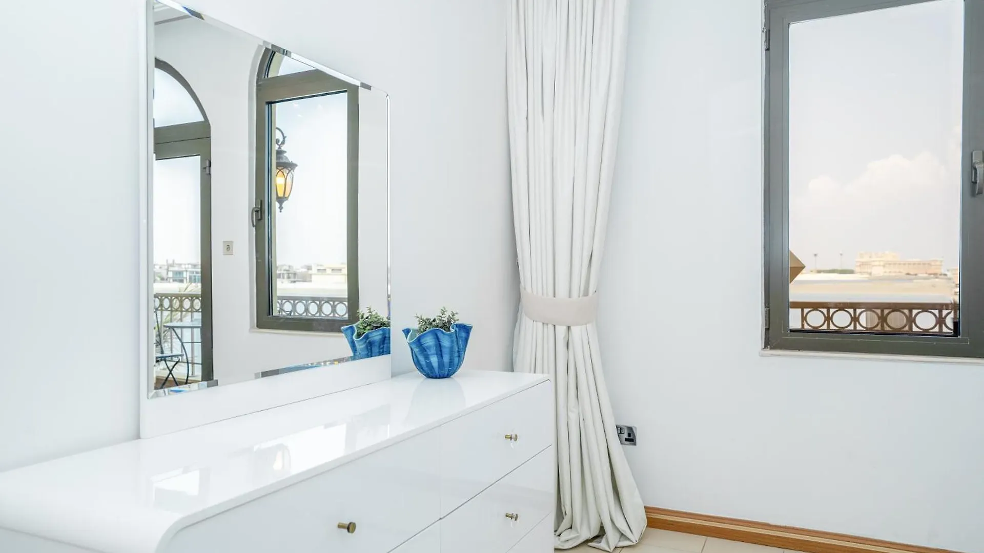 Palm Jumeirah K-Frond Villa With Private Beach Access & Pool Dubai 0*,
